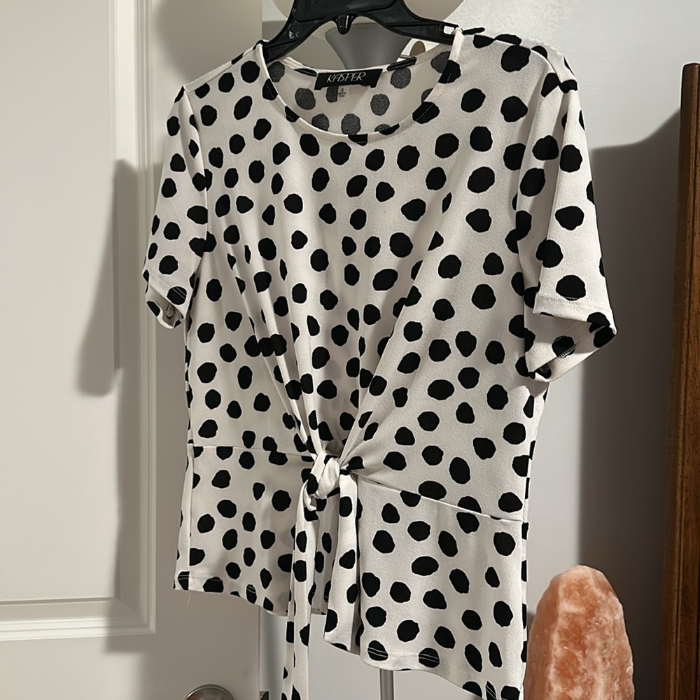Kasper Blouse Sz S ivory w/black polka dots